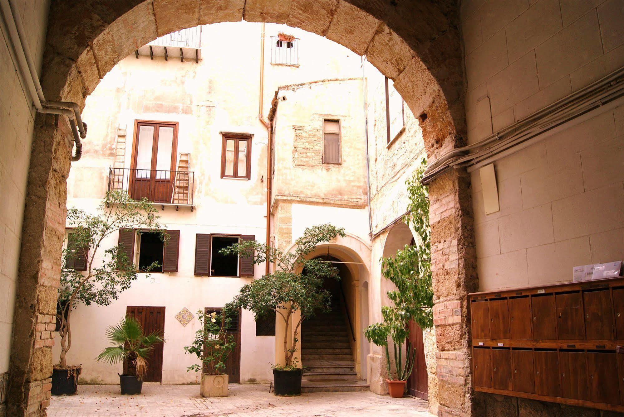 Beeclaire Guest House Palermo Exterior photo